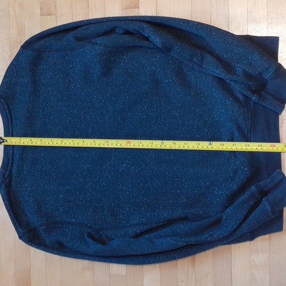 Joe Fresh crewneck black with white speckling - Picture 5 of 7